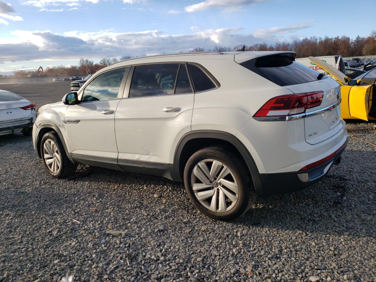 VOLKSWAGEN ATLAS CROSS SPORT SE
