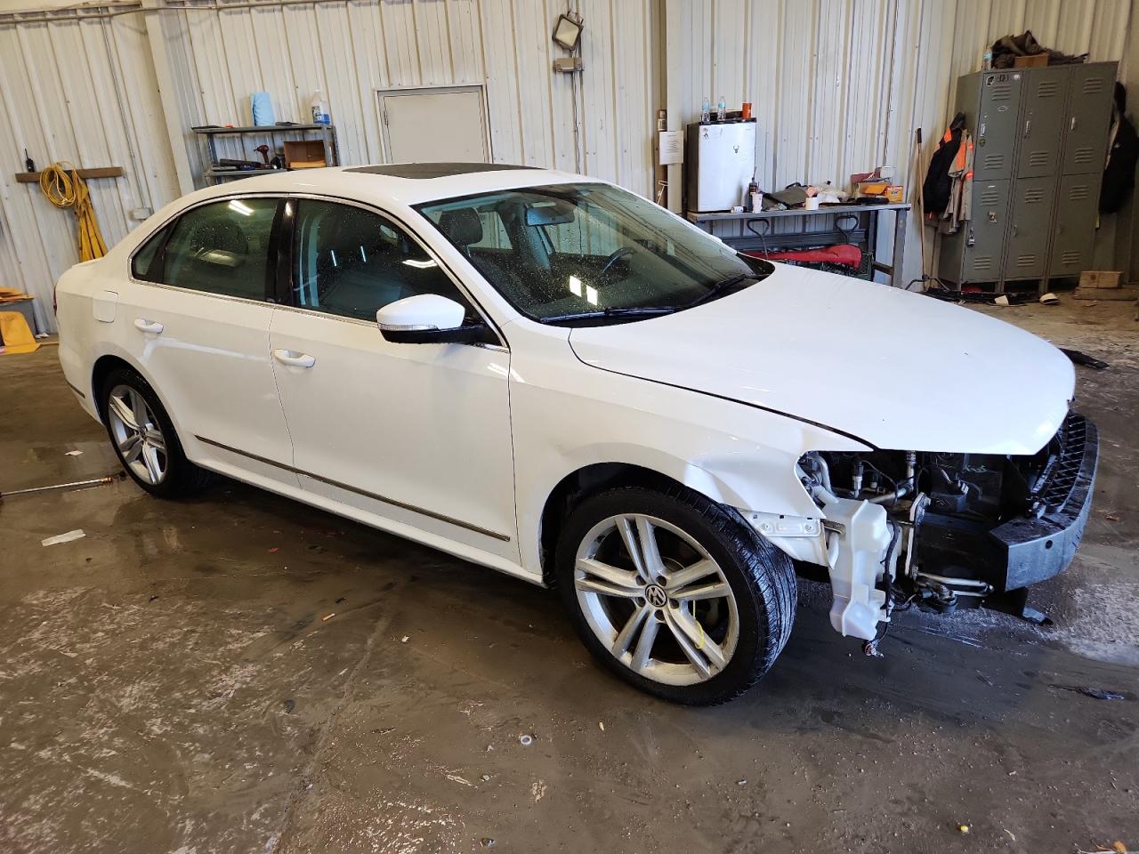 VOLKSWAGEN PASSAT SE