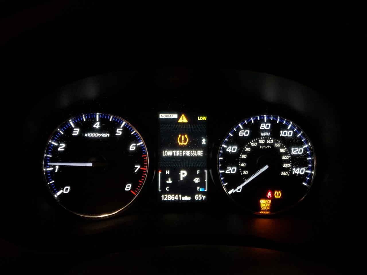 MITSUBISHI OUTLANDER SE