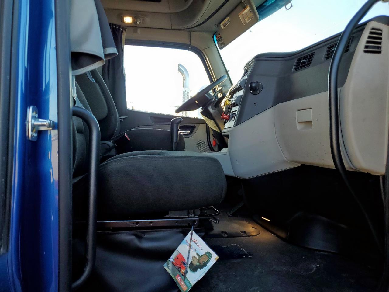 Lot #3290322964 2022 PETERBILT 579