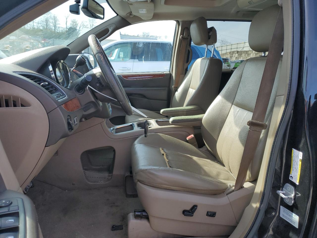 CHRYSLER TOWN & COUNTRY TOURING L