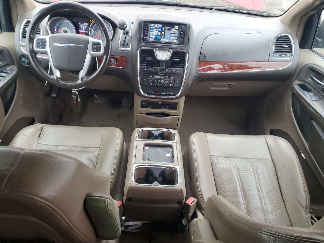 CHRYSLER TOWN & COUNTRY TOURING L