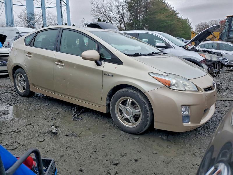 2011 TOYOTA PRIUS #3305379310