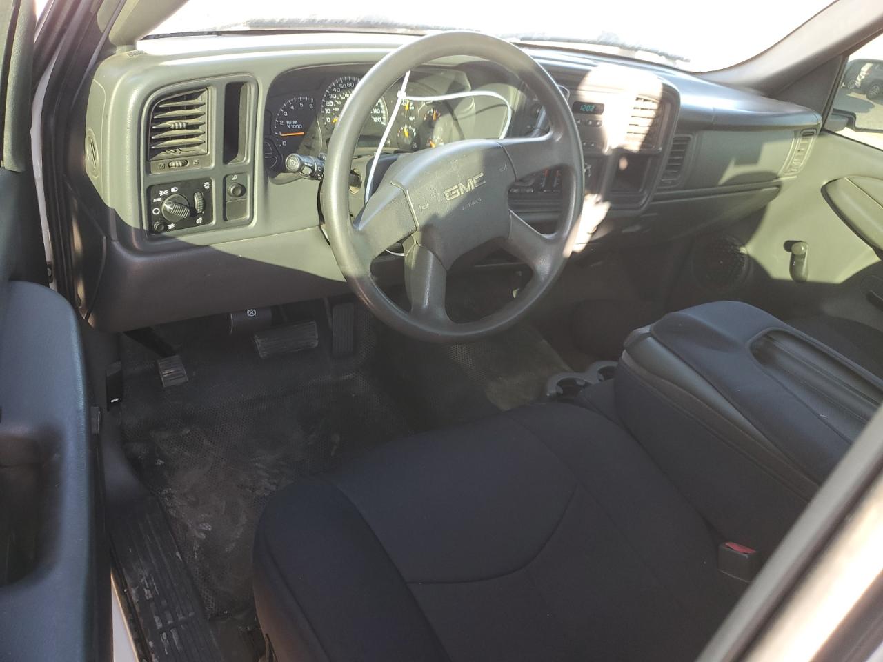 Lot #3308532517 2005 GMC NEW SIERRA