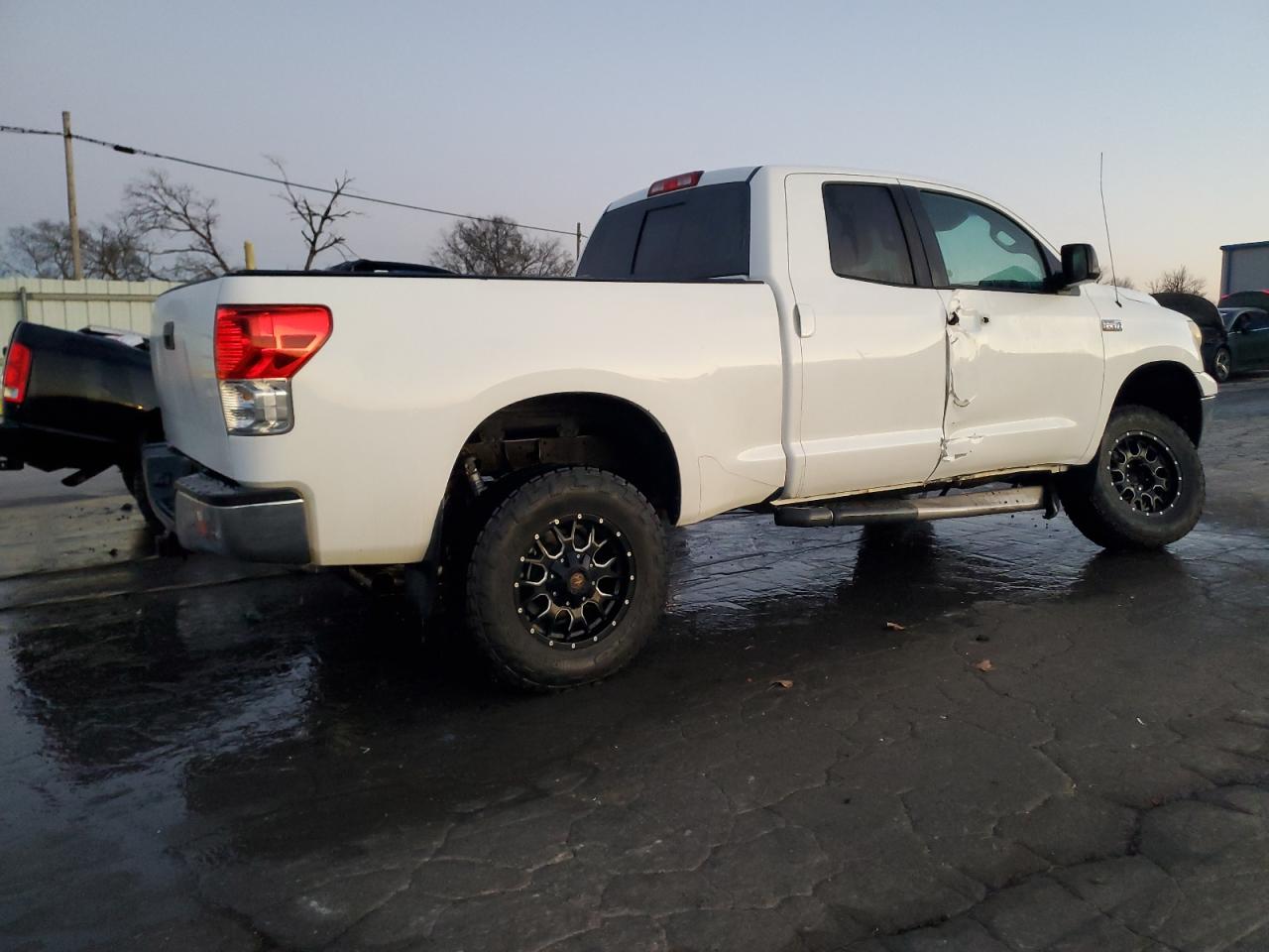 TOYOTA TUNDRA DOUBLE CAB SR5
