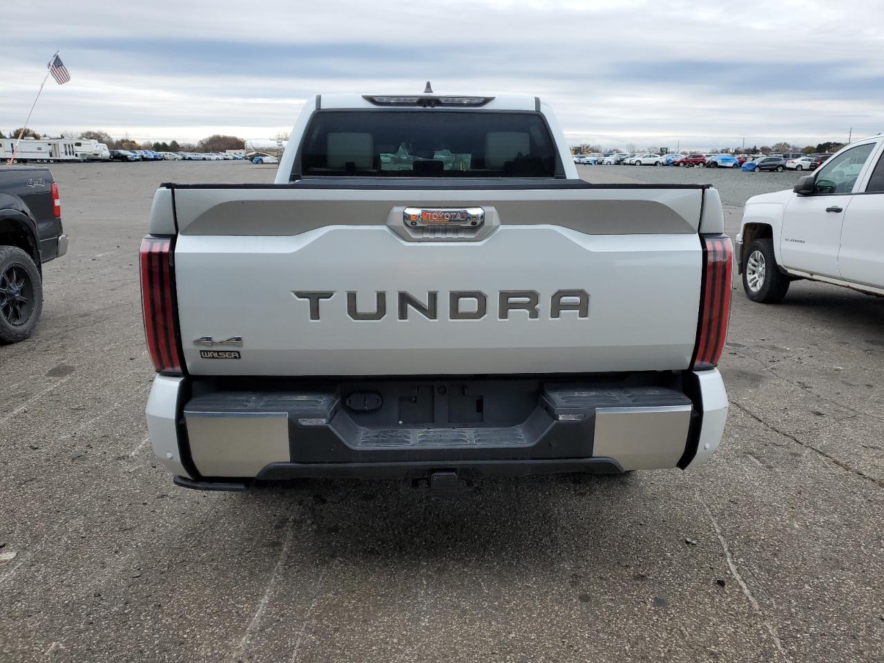 TOYOTA TUNDRA CREWMAX CAPSTONE