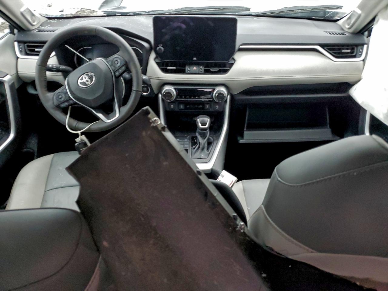 TOYOTA RAV4 XLE PREMIUM