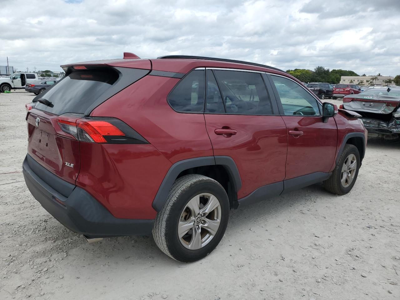 TOYOTA RAV4 XLE