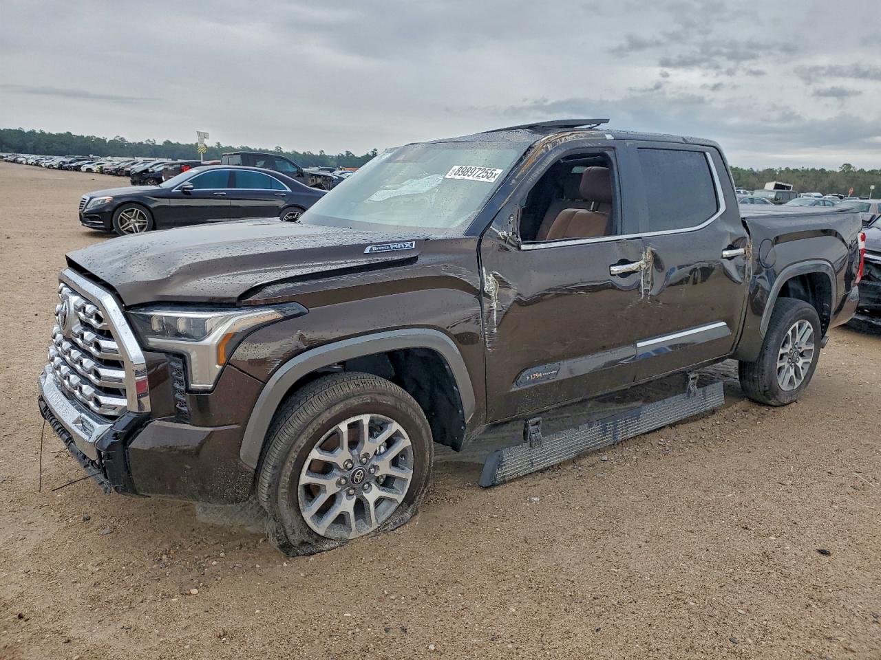 TOYOTA TUNDRA CREWMAX PLATINUM