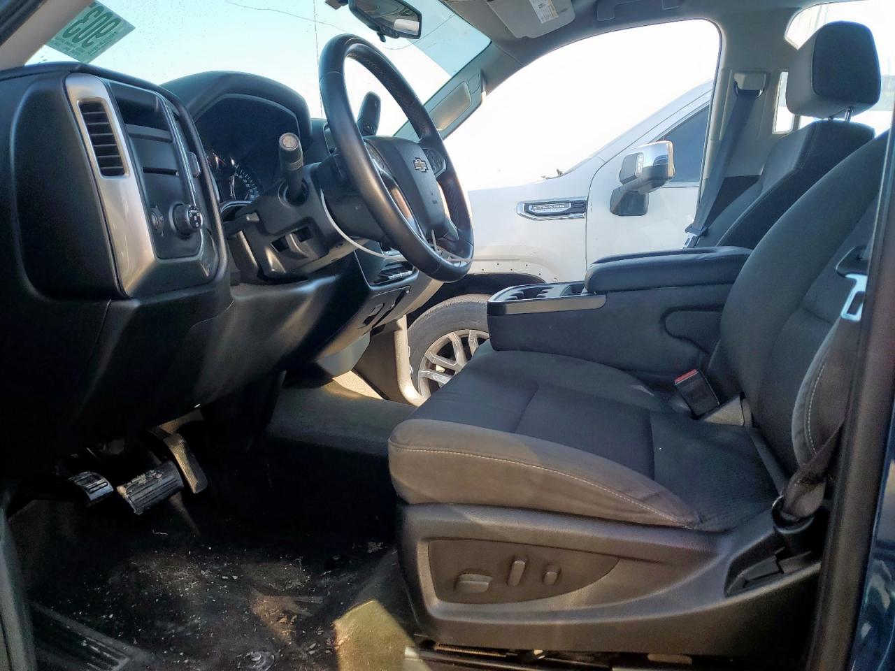 CHEVROLET SILVERADO C1500 LT