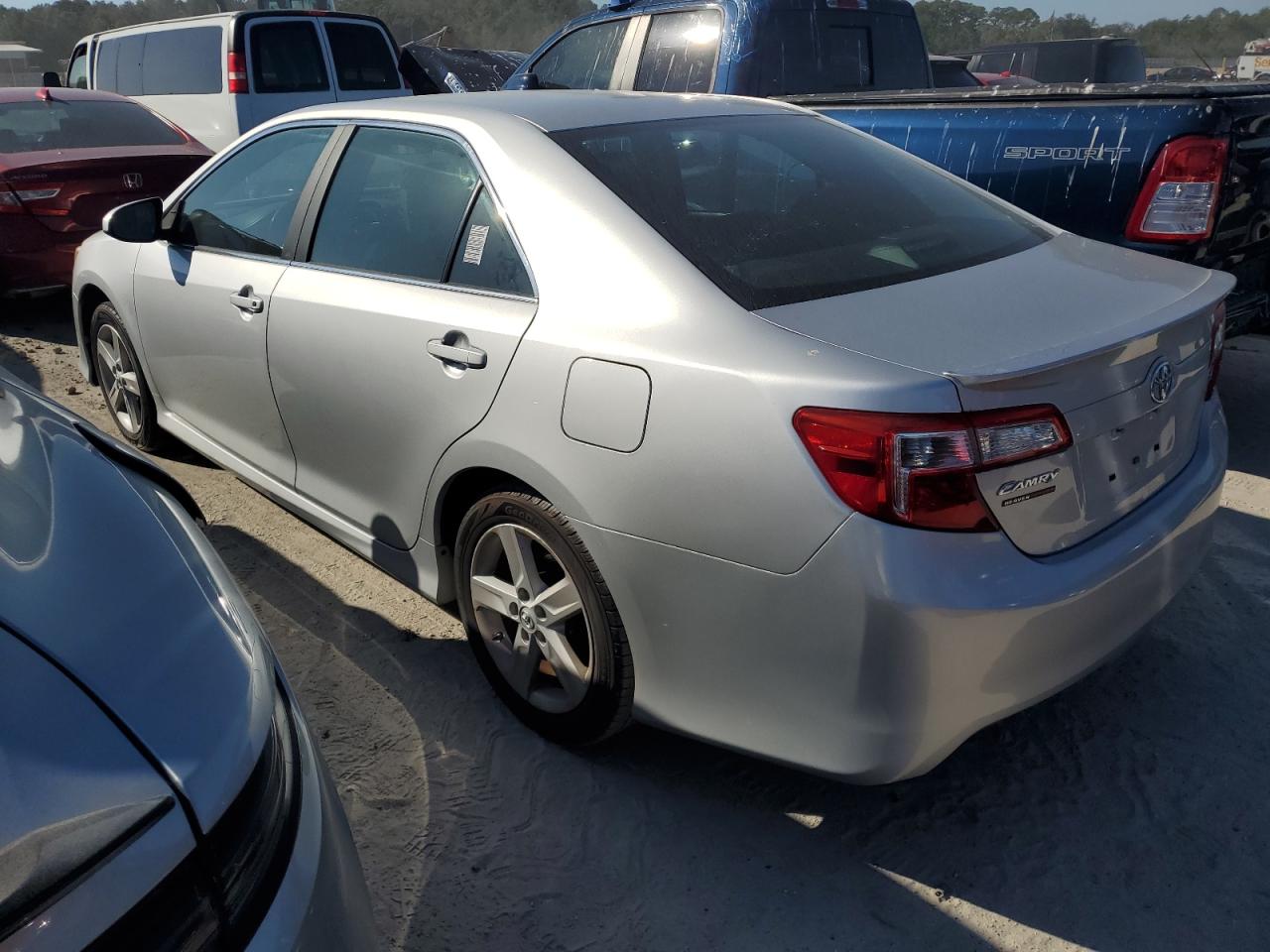 TOYOTA CAMRY L