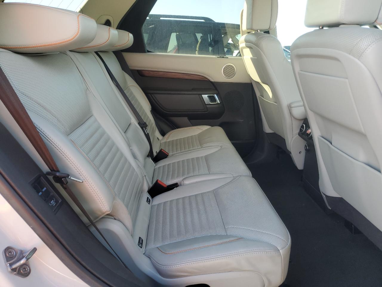 LAND ROVER DISCOVERY HSE LUXURY