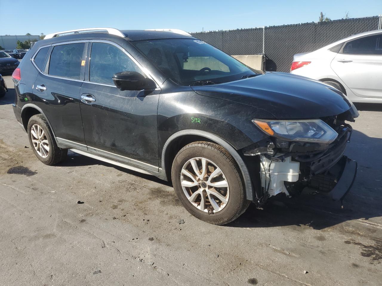 Lot #3315909089 2017 NISSAN ROGUE S
