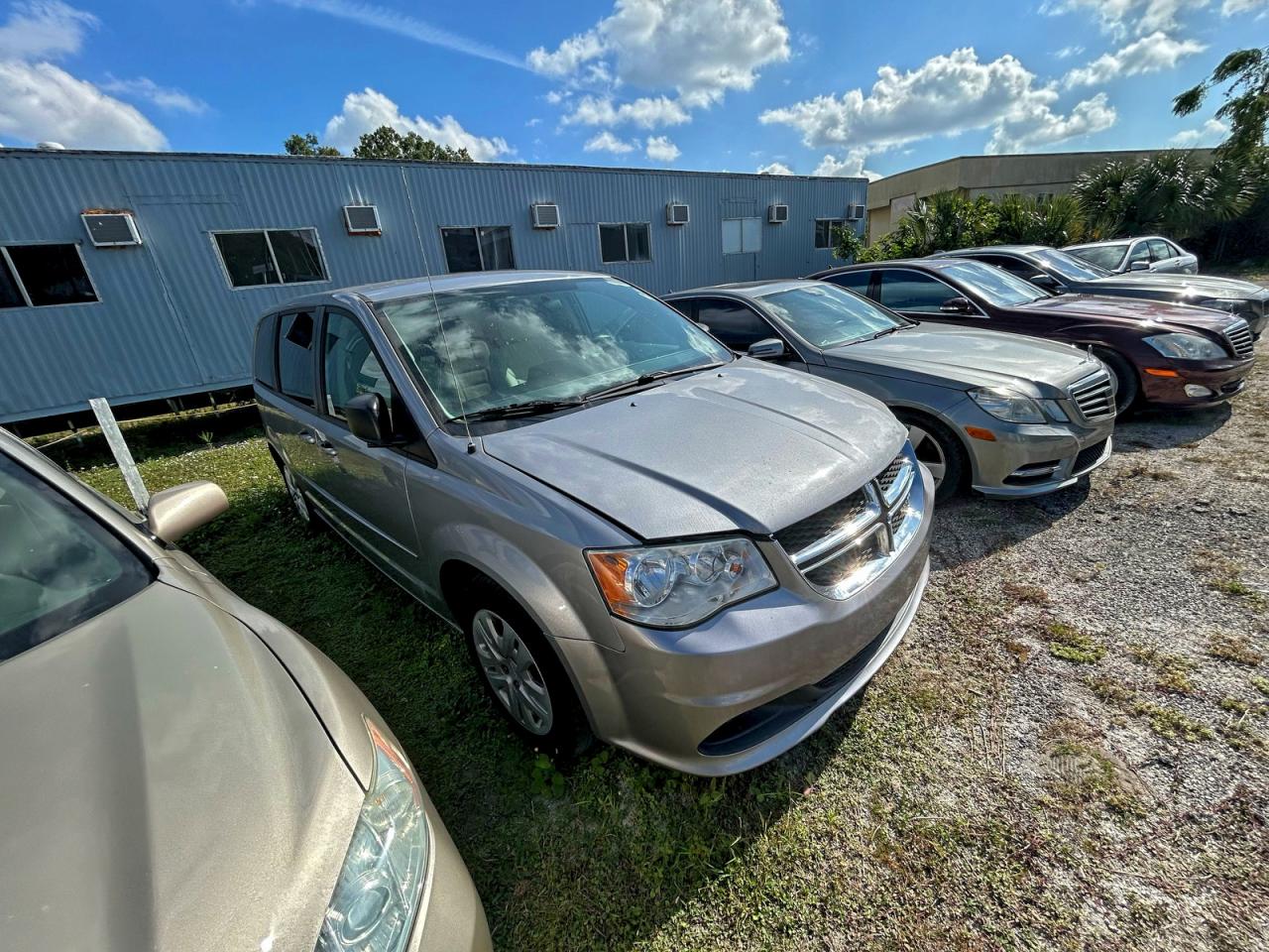 Lot #3297074521 2015 DODGE GRAND CARA