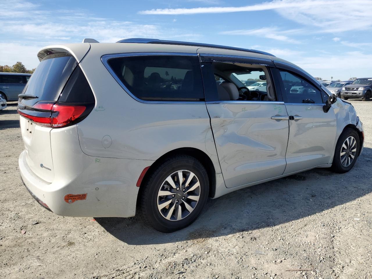CHRYSLER PACIFICA HYBRID TOURING L