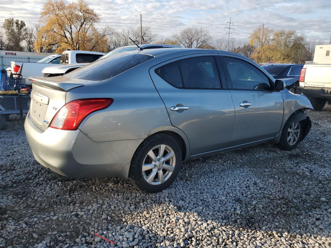 NISSAN VERSA S