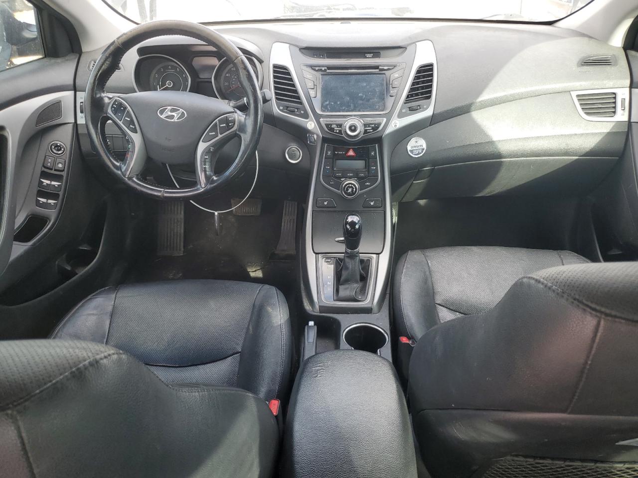 HYUNDAI ELANTRA SE
