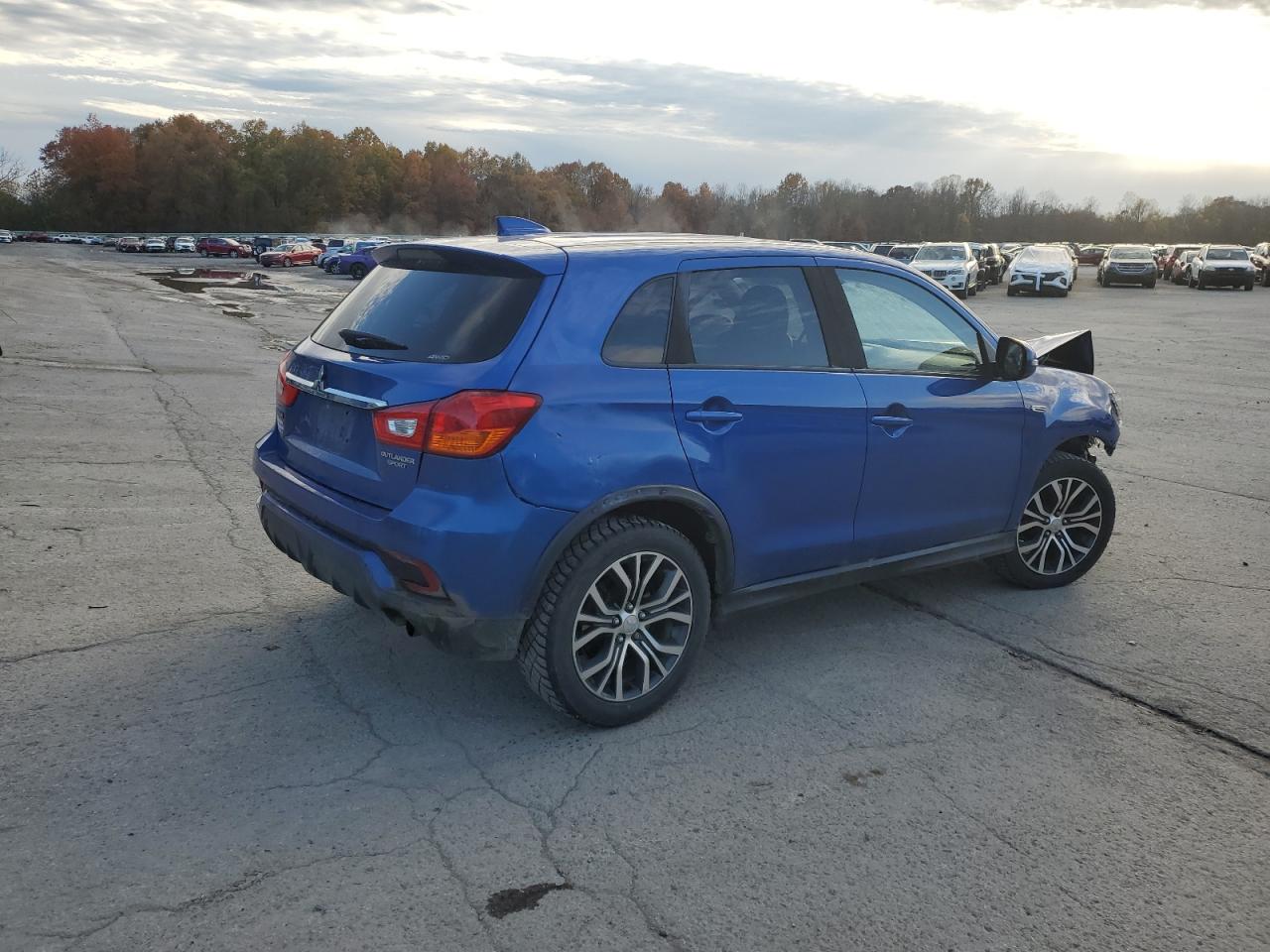 MITSUBISHI OUTLANDER ES