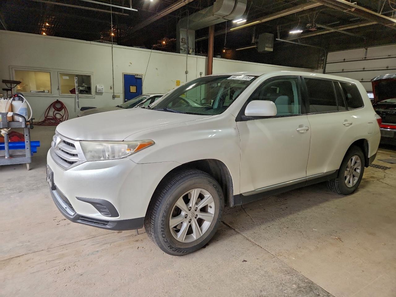 TOYOTA HIGHLANDER BASE