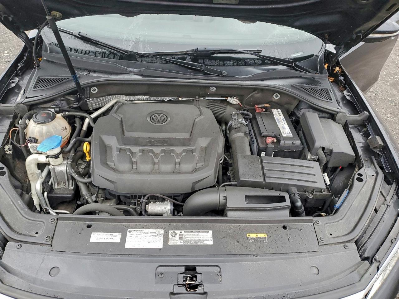 VOLKSWAGEN PASSAT SE