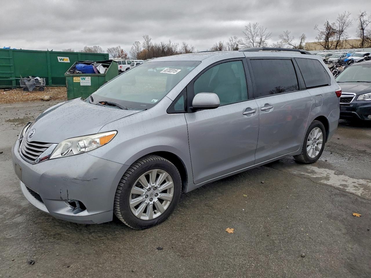 TOYOTA SIENNA XLE