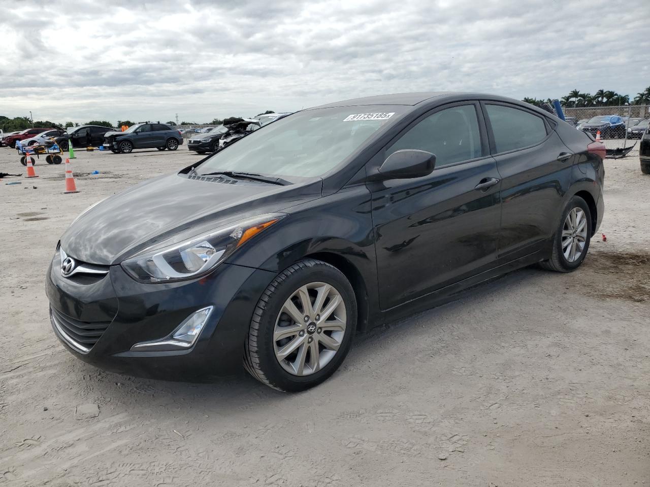 HYUNDAI ELANTRA SE