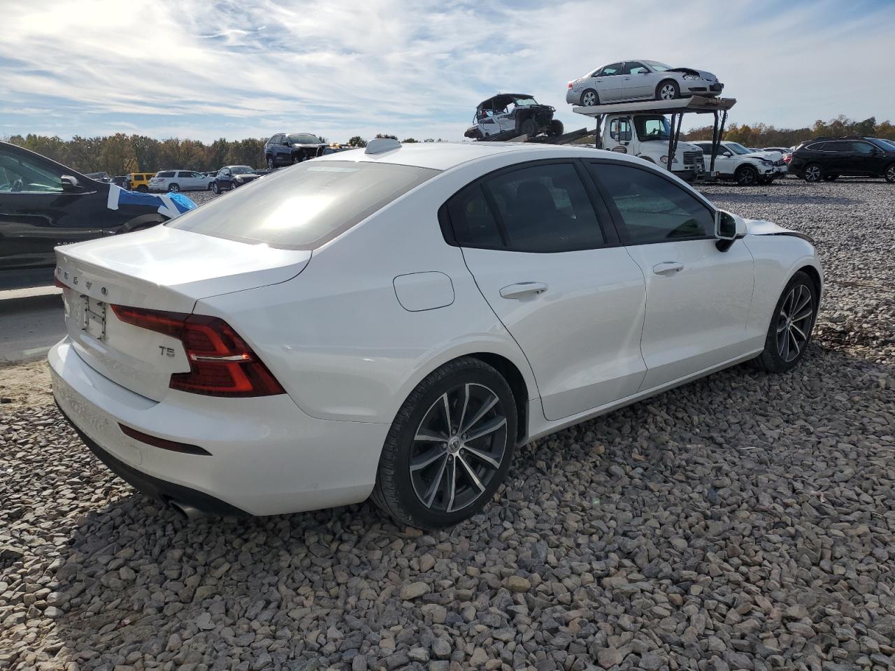 VOLVO S60 T5 MOMENTUM