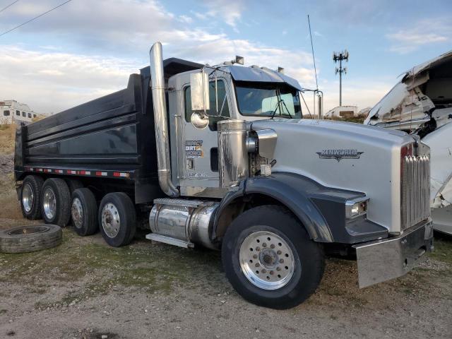 Global Auto Auctions: 1996 KENWORTH CONSTRUCTI
