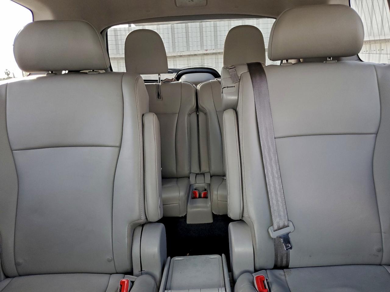 TOYOTA HIGHLANDER BASE