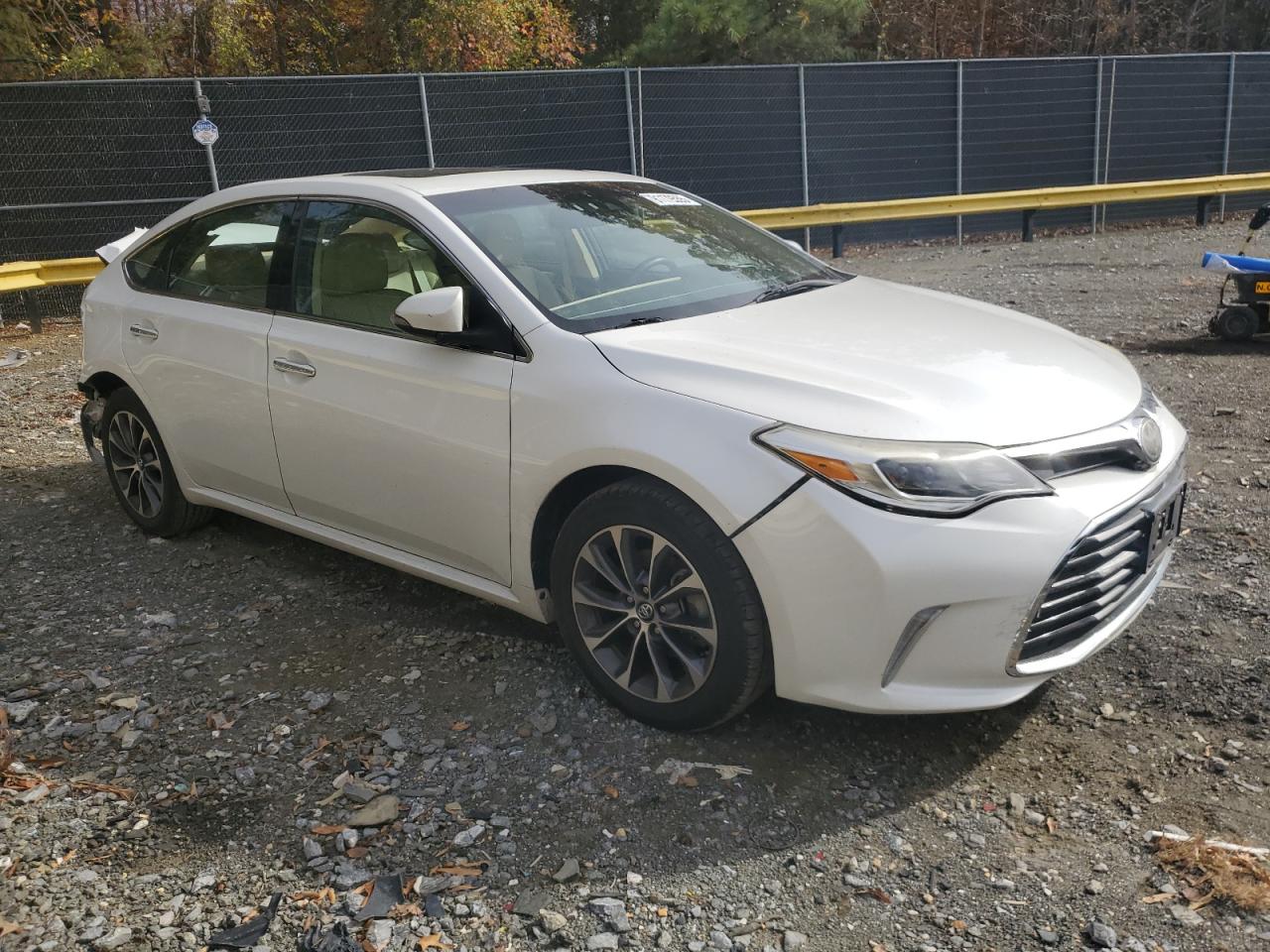 TOYOTA AVALON XLE