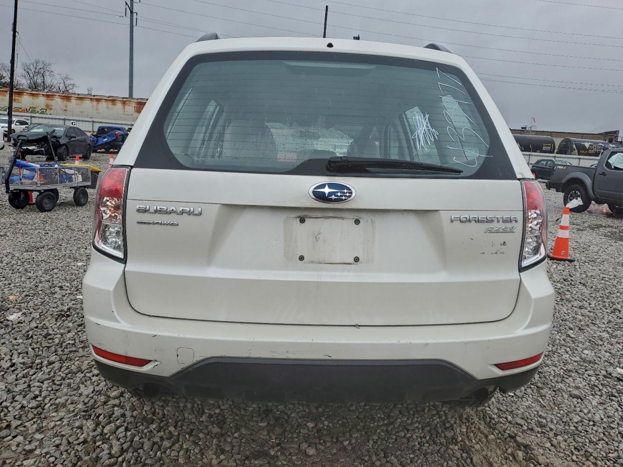 Lot #3318874022 2013 SUBARU FORESTER 2