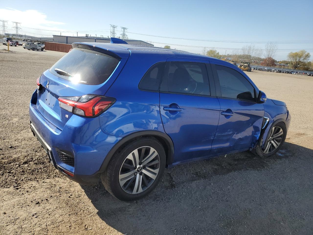 MITSUBISHI OUTLANDER ES