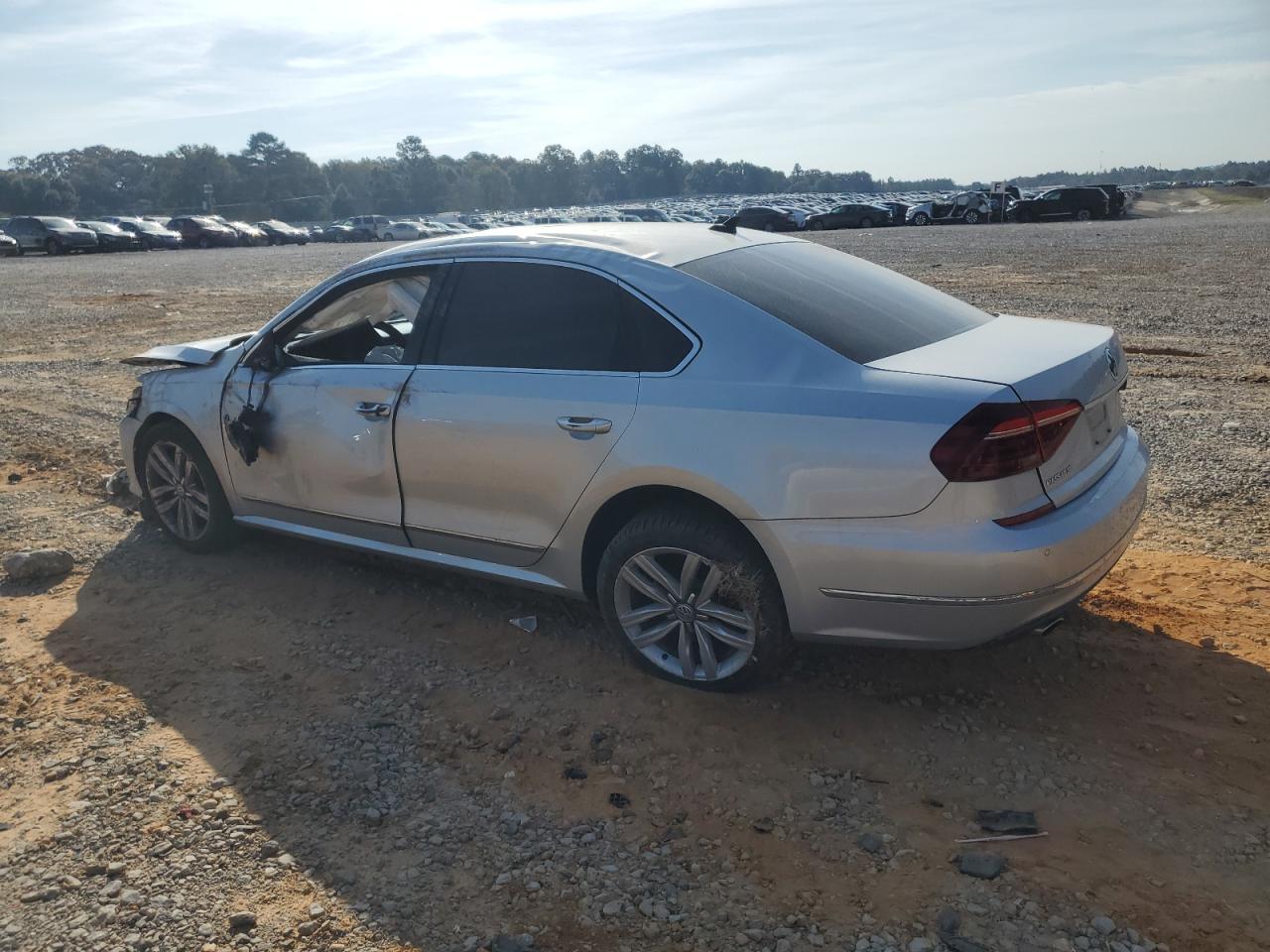 VOLKSWAGEN PASSAT SE