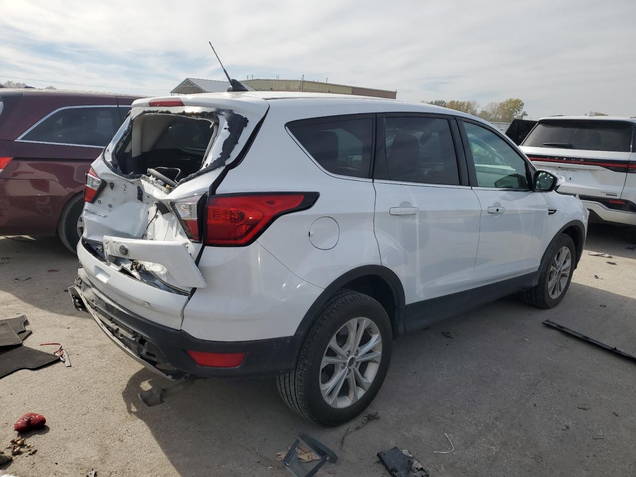 FORD ESCAPE SE