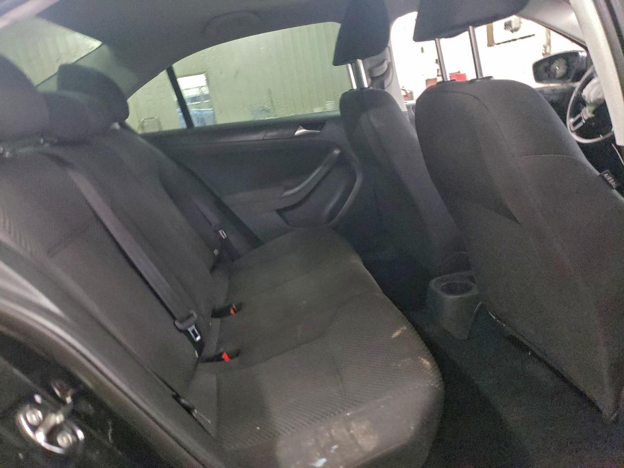 VOLKSWAGEN JETTA BASE