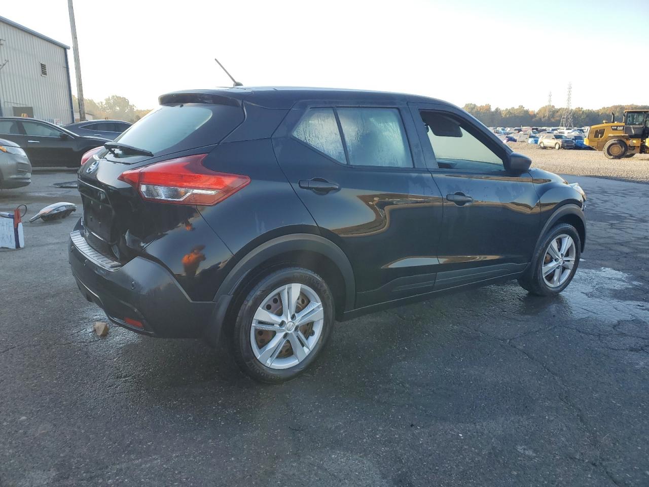 NISSAN KICKS S