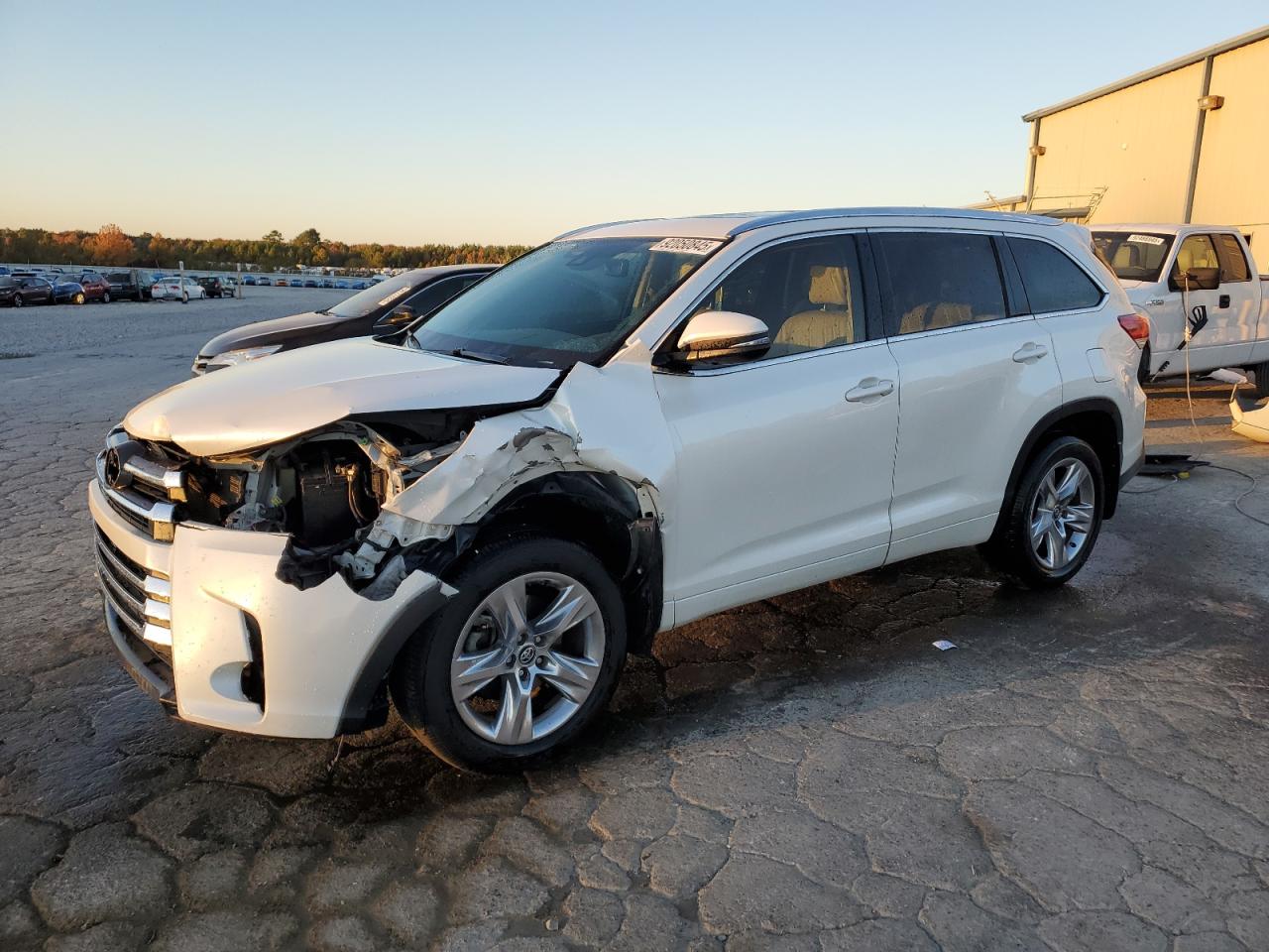 TOYOTA HIGHLANDER LIMITED