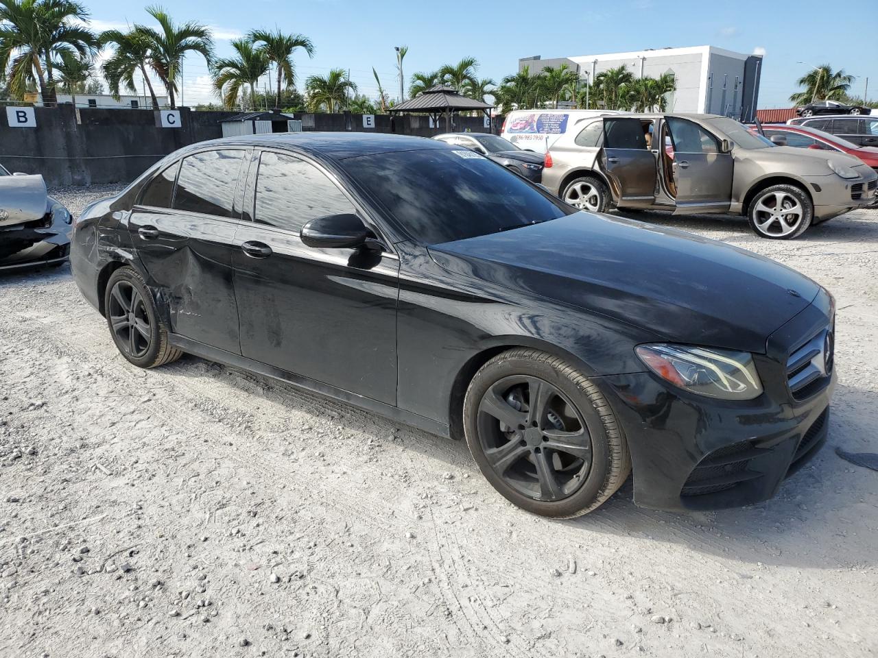 MERCEDES-BENZ E-CLASS 300