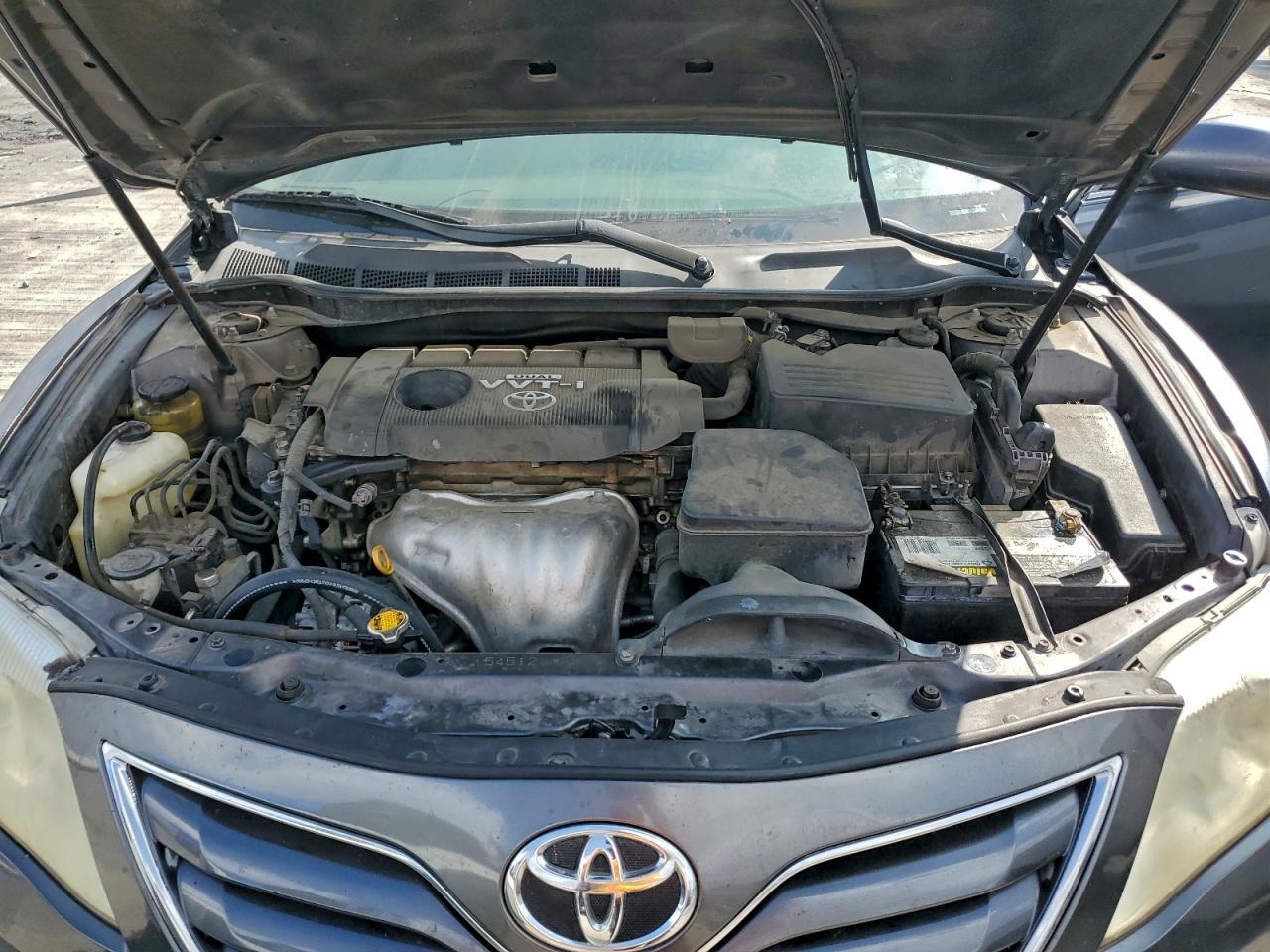 TOYOTA CAMRY BASE