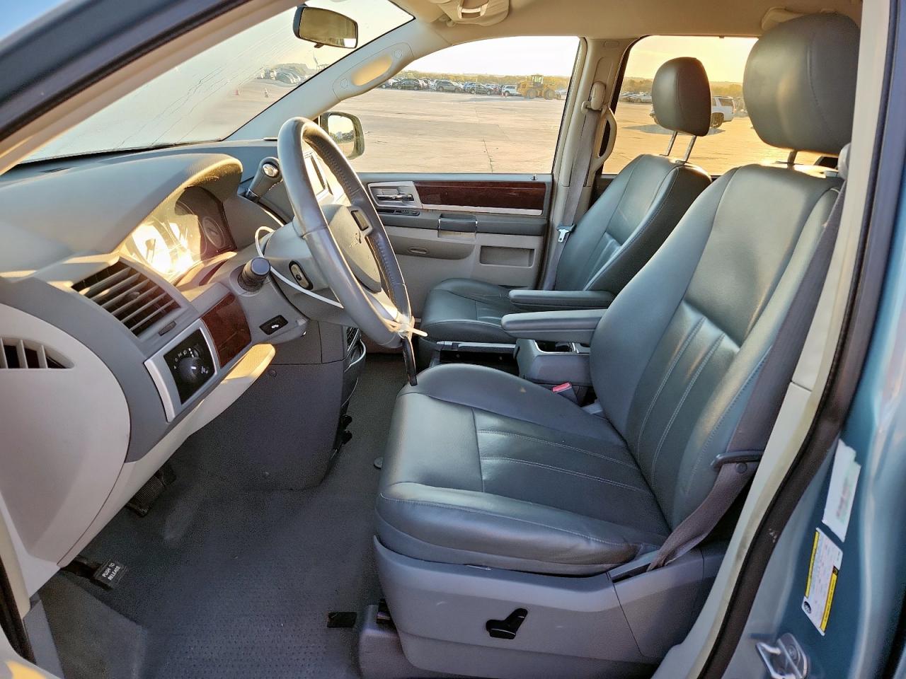 CHRYSLER TOWN & COUNTRY TOURING