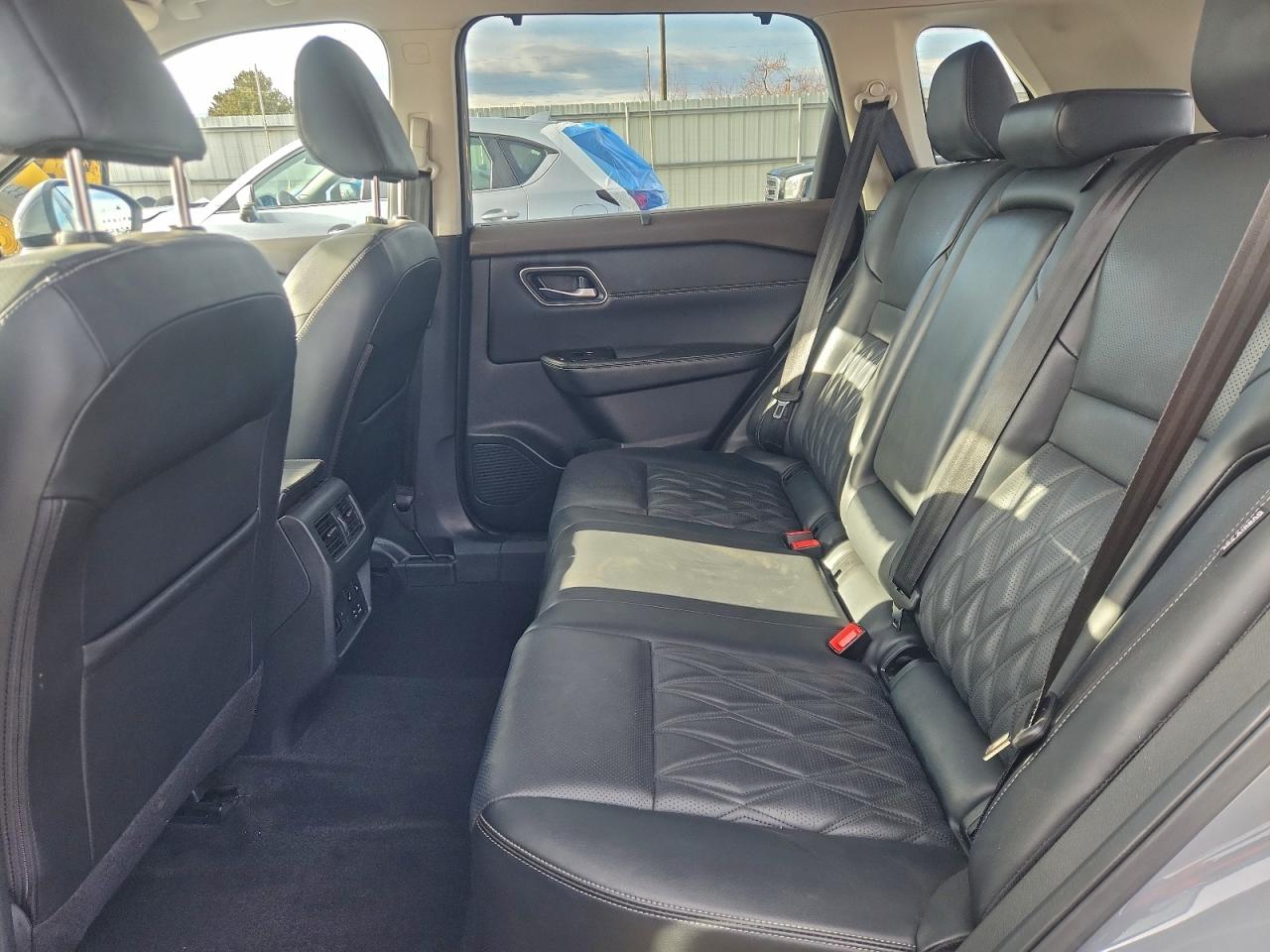 NISSAN ROGUE PLATINUM