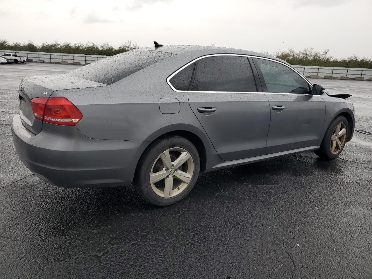 VOLKSWAGEN PASSAT SE