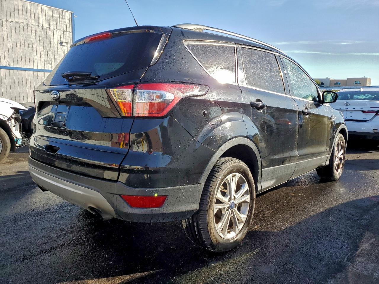 FORD ESCAPE SE