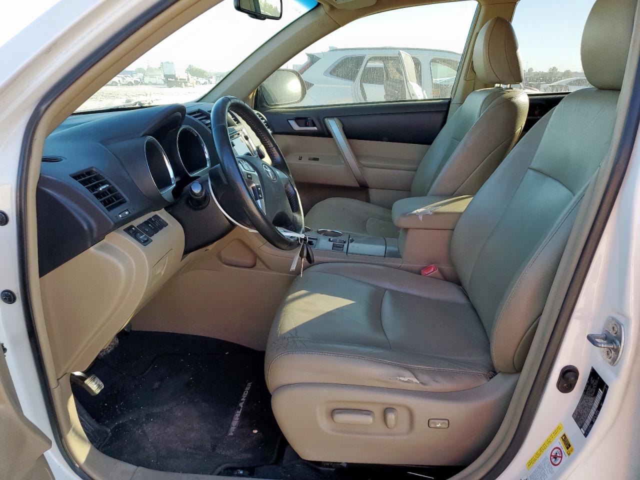 TOYOTA HIGHLANDER BASE