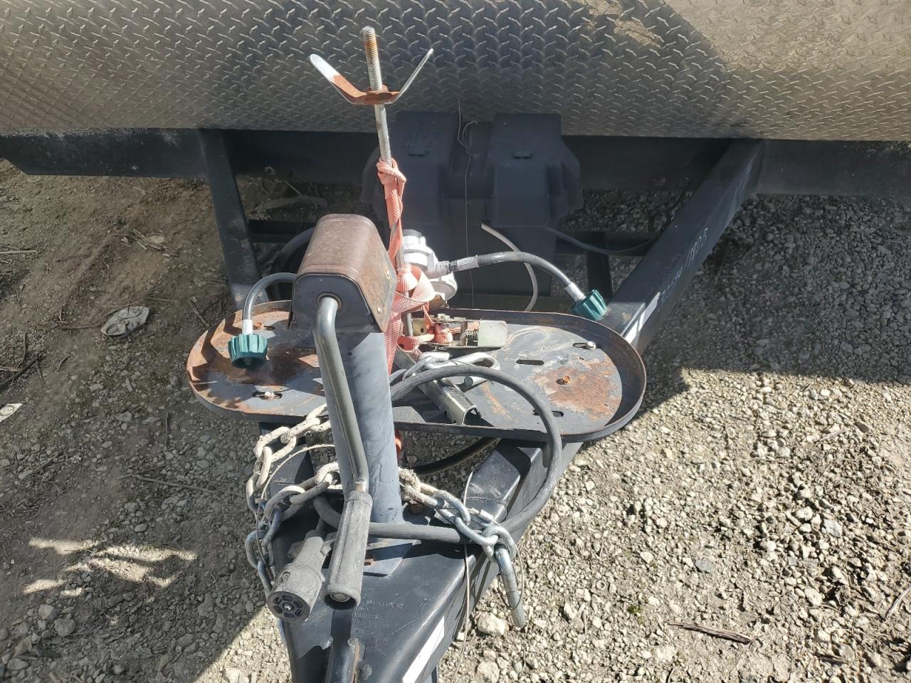 Lot #3285102401 2011 PUMA 5TH WHEEL