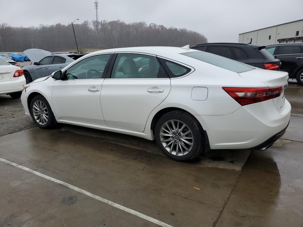 TOYOTA AVALON XLE