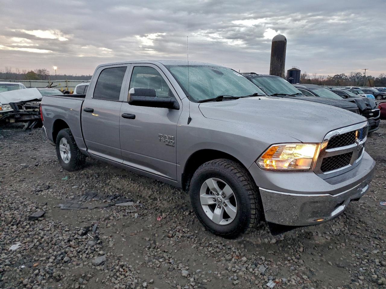 RAM 1500 SLT