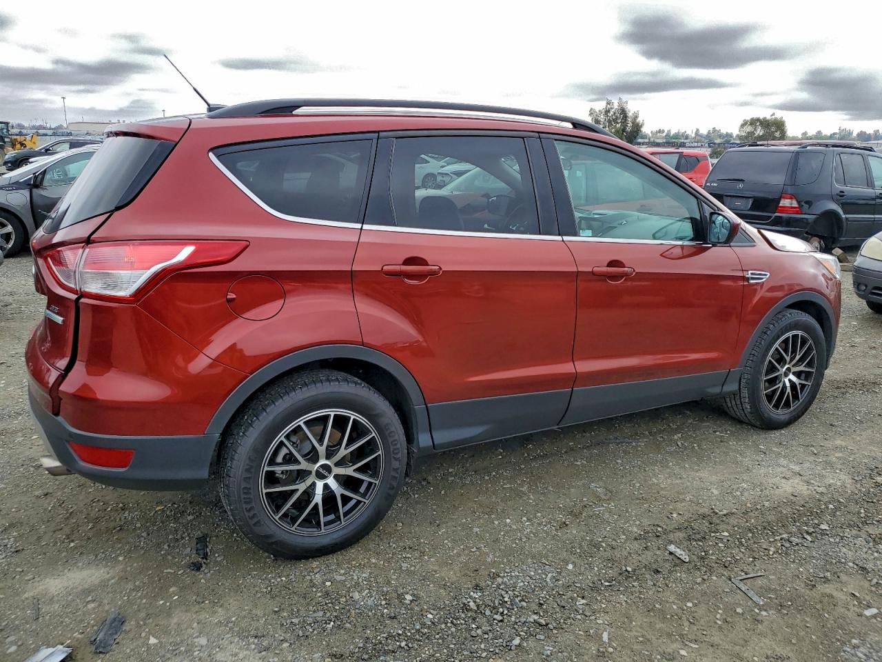 FORD ESCAPE SE