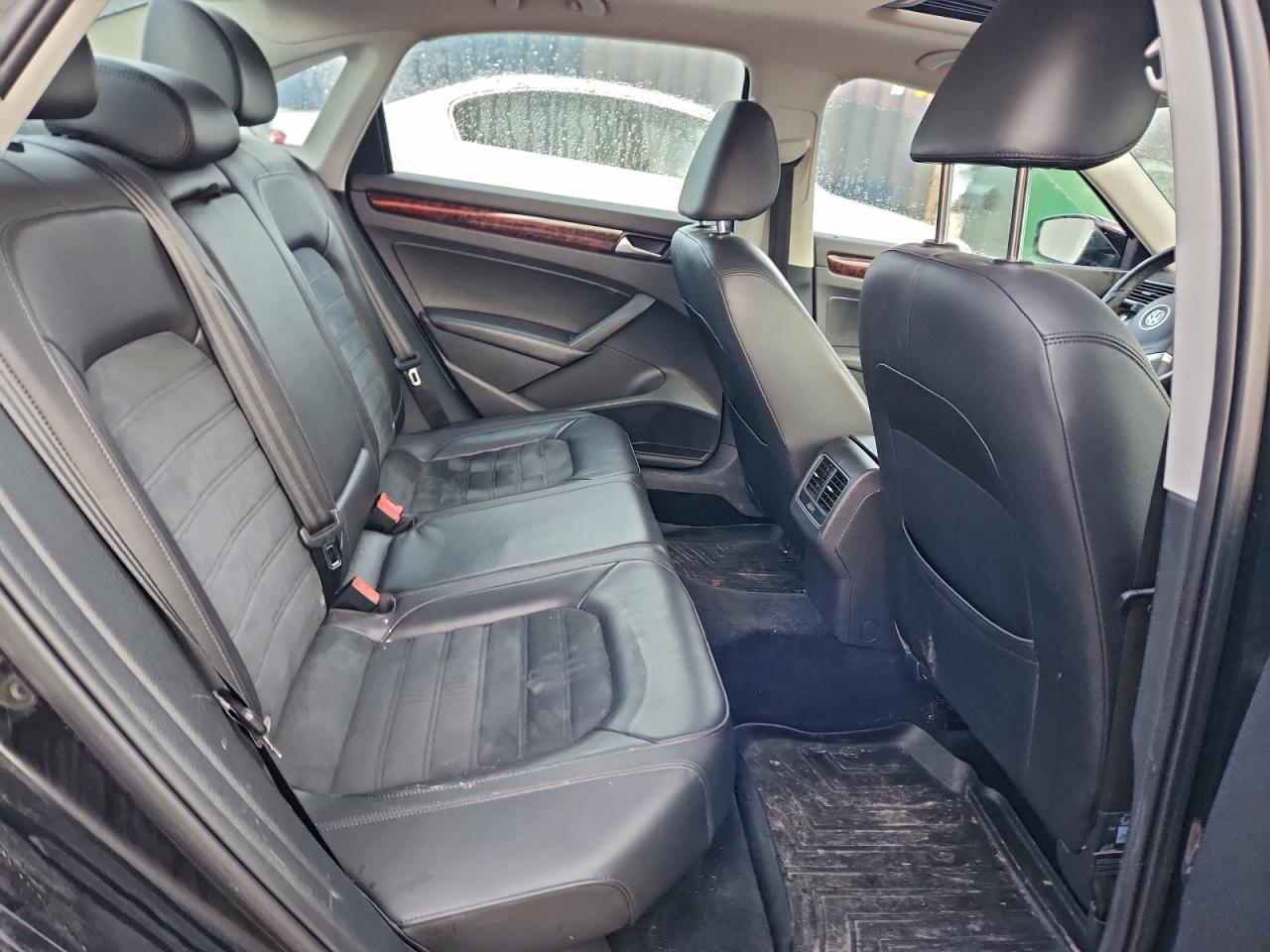 VOLKSWAGEN PASSAT SEL