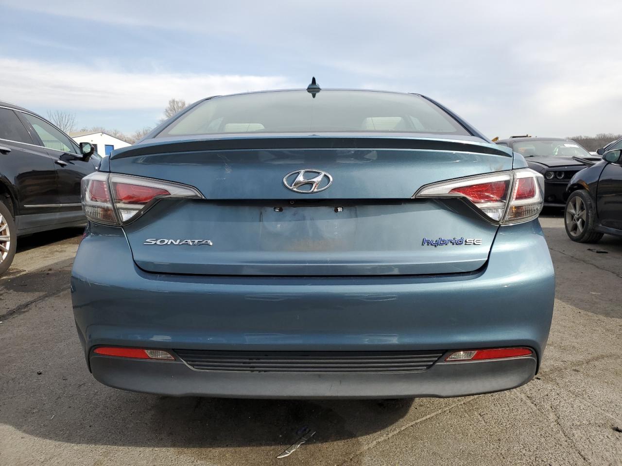 HYUNDAI SONATA HYBRID